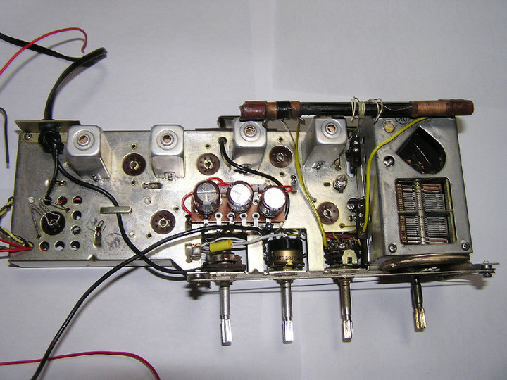 RADIO KITS IN JA : 春日無線の真空管3バンドラジオ AF-252 整備中。 ブロックコンデンサー