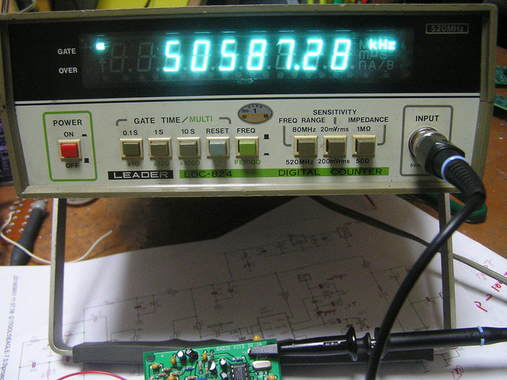 LEADER LDC 824 周波数カウンター 520MHz