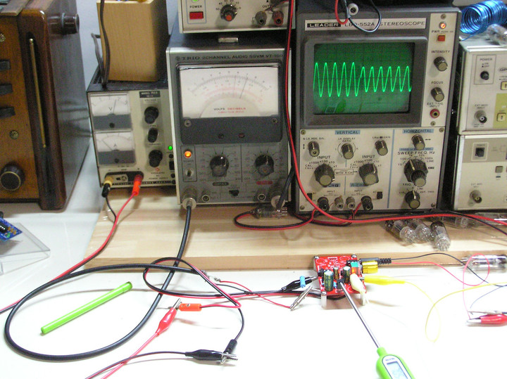 RADIO KITS IN JA : トランジスタ式ミニワッターPart2 。その2。 通電してみた。