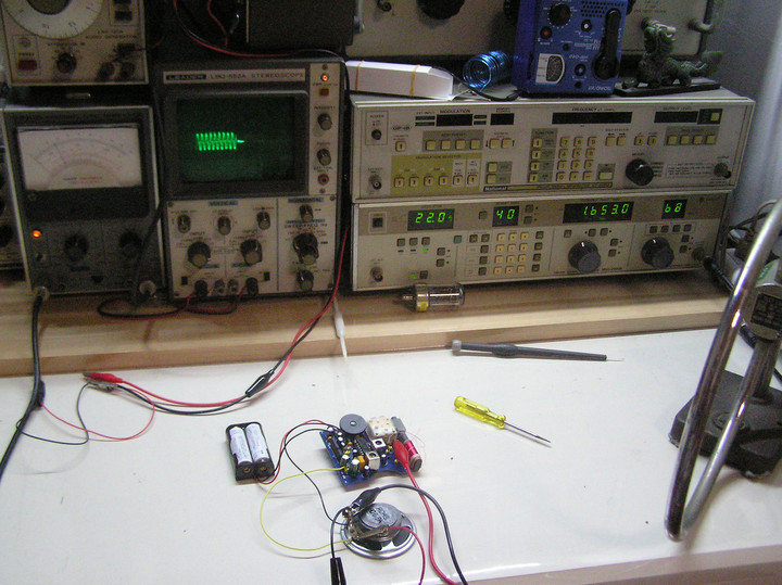 RADIO KITS IN JA : 「 LA1260ラジオ 自作基板 」 を中華ラジオキットケースにいれた。